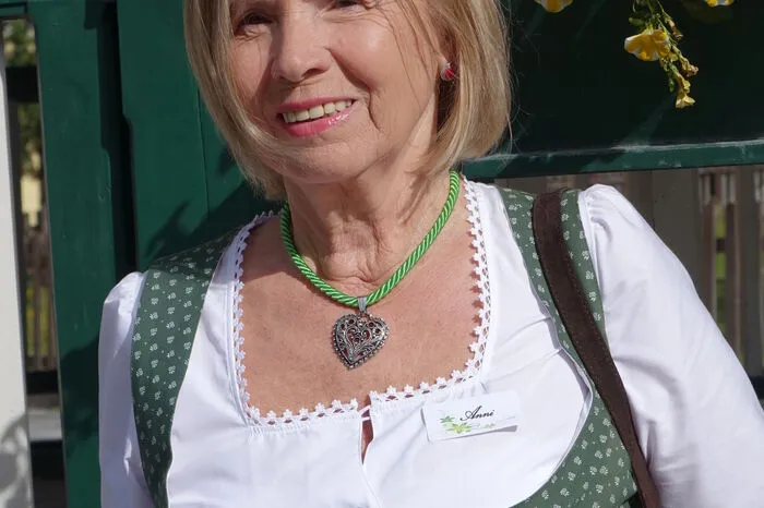 Aus Salzburg und früher Schneiderin: Anni Blümel