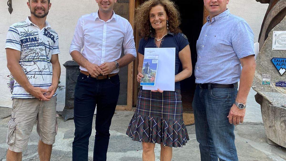 Vizebürgermeister Franz Oberrainer, Martin Gruber, Gerhild Hartweger und Hannes Messner-Schmutzer (von links)