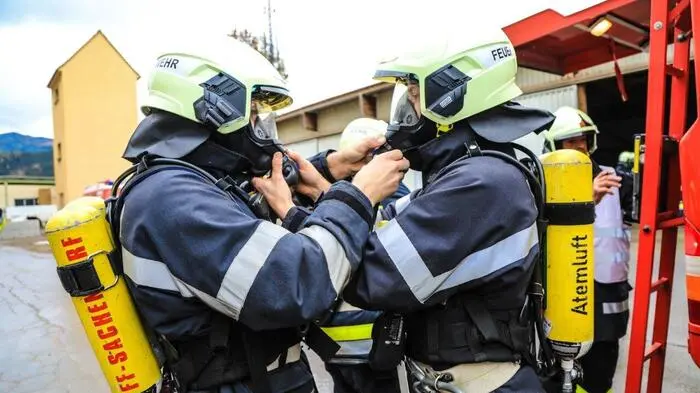 Exakt 99 Feuerwehrleute waren Ende Oktober bei einer Übung in St. Lorenzen im Einsatz.