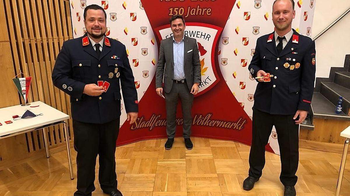 Kommandant Benjamin Hanschitz, Bürgermeister Markus Lakounigg, Kommandant-Stellvertreter Armin Eberle (von links)