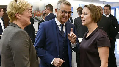 Verhandler Sonja Marchhart, Peter Buchmüller und Anita Palkovich (von links)