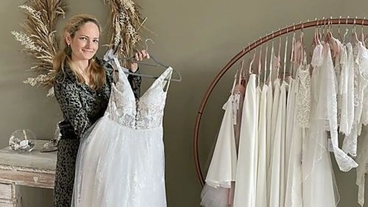 Kerstin Mischkulnig mit ihrem Lieblings-Brautkleid