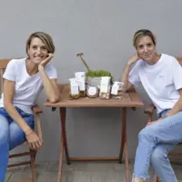 Elisabeth Hussauf und Maria Wallner planen, ihren Lächle-Laden am 1. November zu eröffnen.