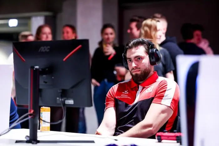 Musste in der Gruppenphase schon zusammenpacken: Fabio Özelt.