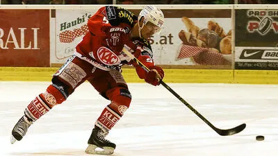 Oliver Setzinger hat beim KAC verlängert. In 44 Spielen erzielte der Wiener bisher 37 Punkte (16 Tore, 21 Assists)