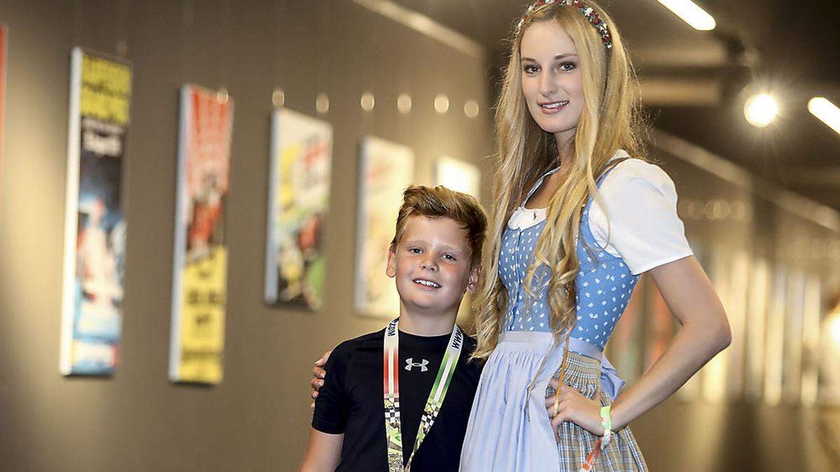 Valentin und Alexandra Sedlmaier aus Rothenthurn durften am Wochenende Formel I-Luft schnuppern