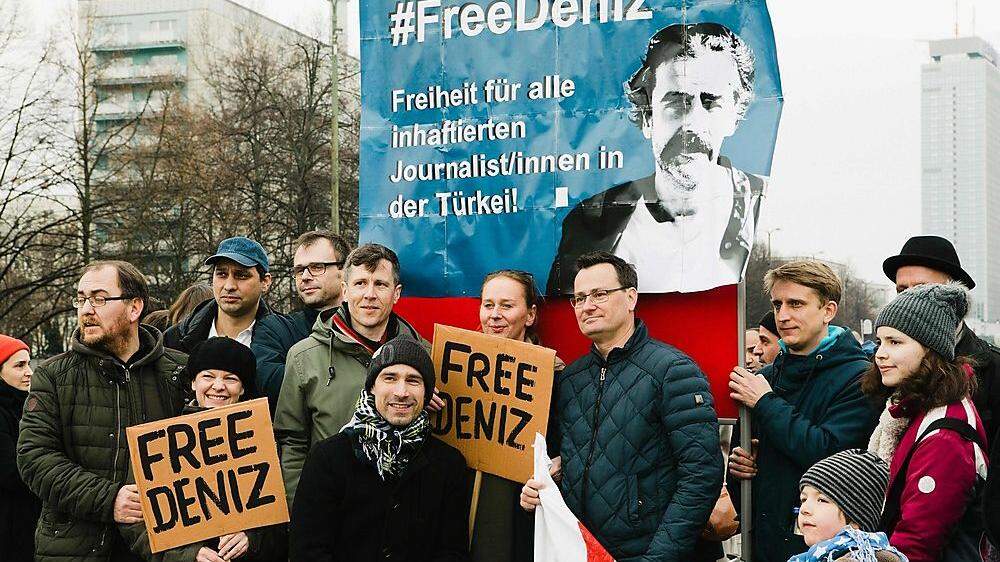 Proteste für Deniz Yücel in Berlin 
