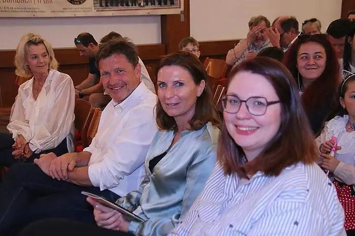 Unter den zahlreichen Gästen waren auch die Vizebürgermeisterin Christiane Holler-Wind, die Stadträte Josef Rudolf Schüller und Andreas Albrecher sowie von Seiten des Blasmusikverbandes Bezirksobmann Robert Sagmeister und Bezirksstabführer Andreas Angerer