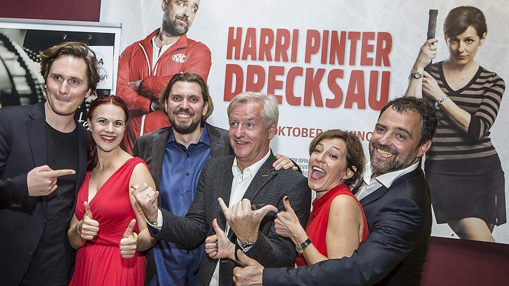 Ausgelassene Stimmung, von links: Hosea Ratschiller, Amrei Baumgartl, Andreas Schmied, Klaus Graf, Julia Cencig und Juergen Maurer