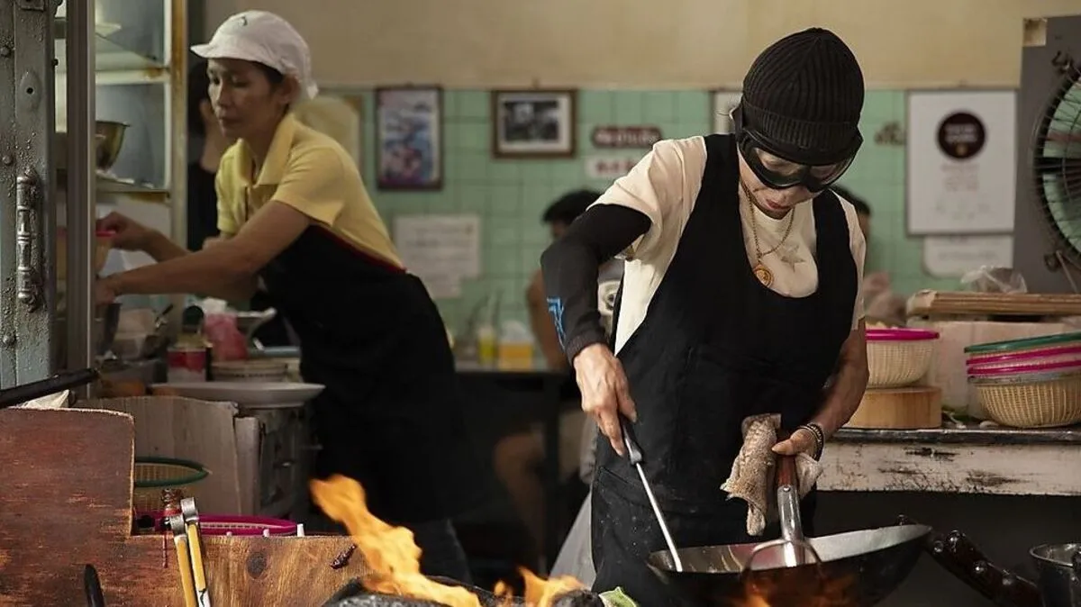 Jay Fai steht auch noch 73 täglich in der Küche.