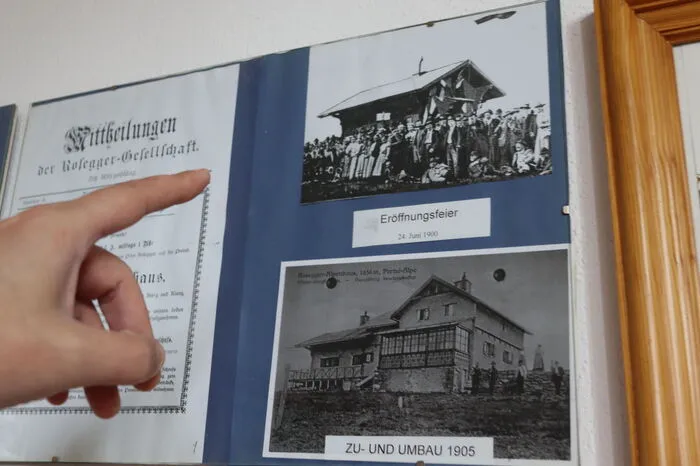 So sah das Roseggerhaus (damals eine Schutzhütte) 1900 aus ...