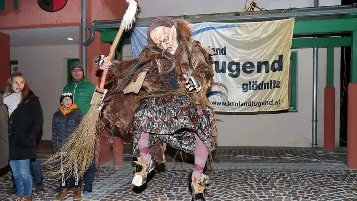 Manche Krampus (Hexe) machte richtige Luftsprünge!