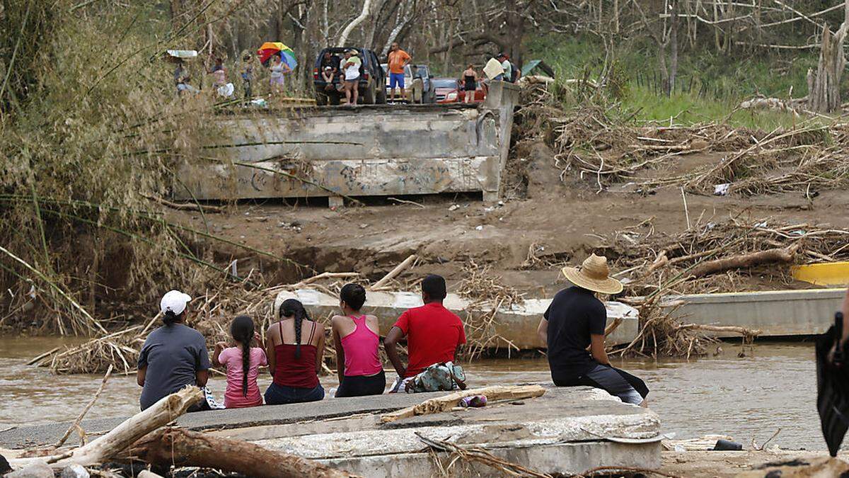 Eine zerstörte Brücke auf Puerto Rico