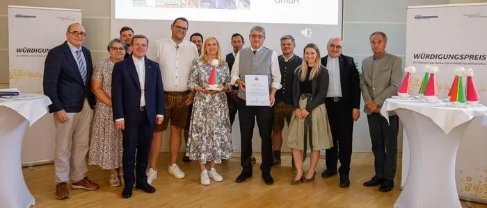 Große Anerkennung für Resch Elektrotechnik: Das Team aus Groß St. Florian nahm auf Schloss Seggau den Würdigungspreis der Diözese Graz-Seckau für vorbildliches Wirtschaften entgegen.