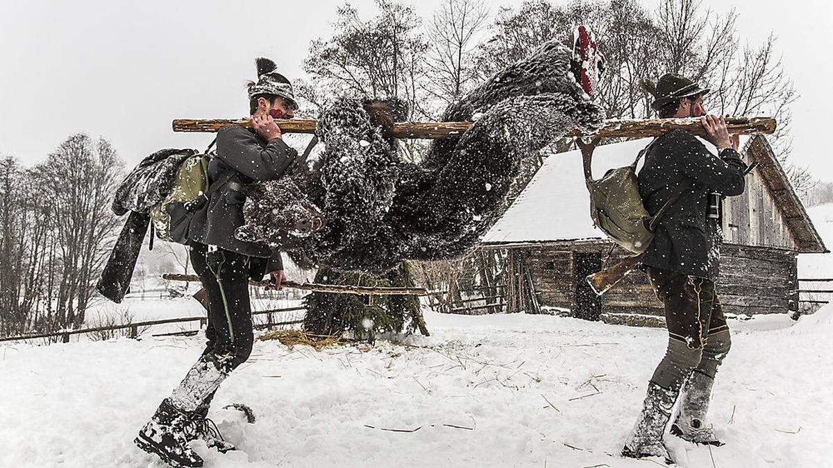 Szene aus der &quot;Bärenjagd&quot; 2015