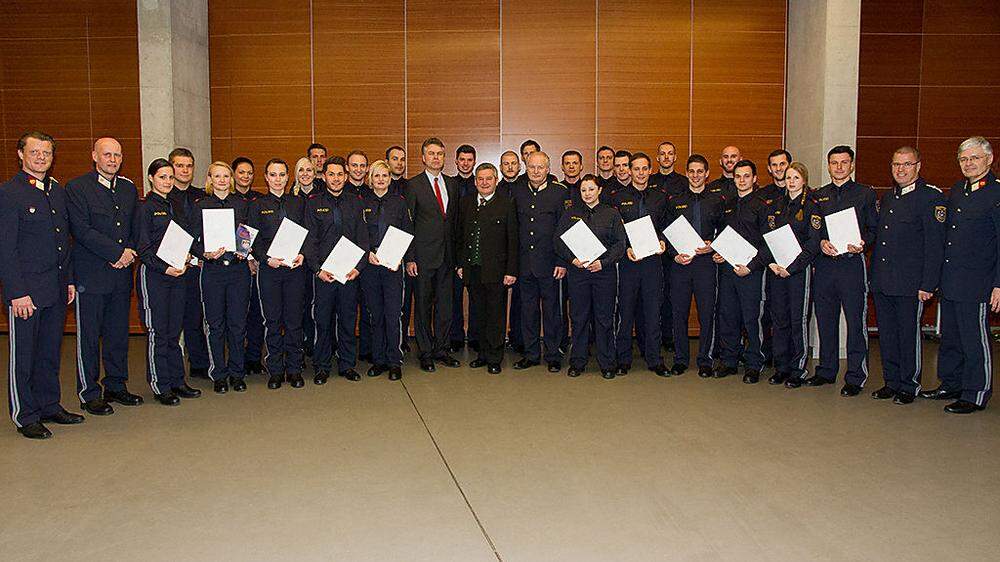 Die 26 frisch ausgebildeten Polizisten werden am 1. März ihren Dienst antreten