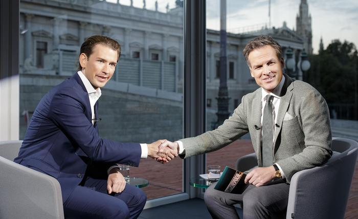  ÖVP-Bundesparteiobmann Sebastian Kurz 2017 bei  Moderator Tarek Leitner 