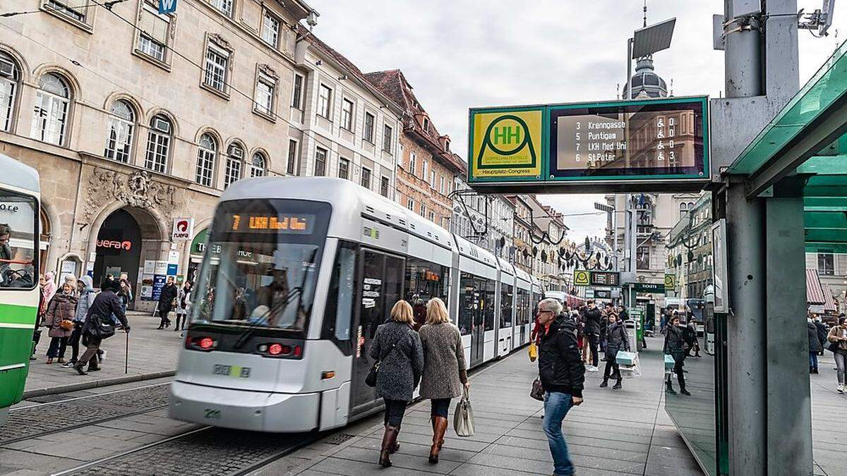 Unterwegs mit der Bim: Ab 2020 soll es keine Fahrscheinautomaten mehr in den Garnituren geben