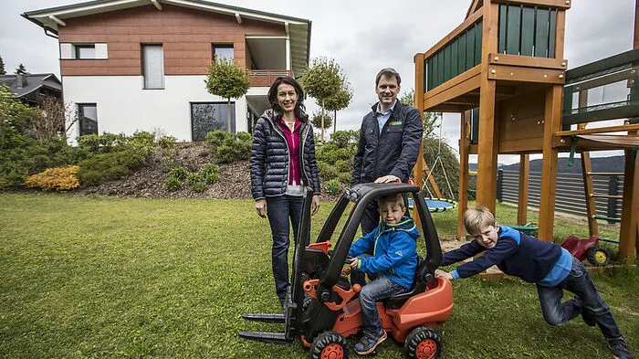 Drinnen wie draußen gilt: Das Haus wird dem Wohnen mit Kindern gerecht