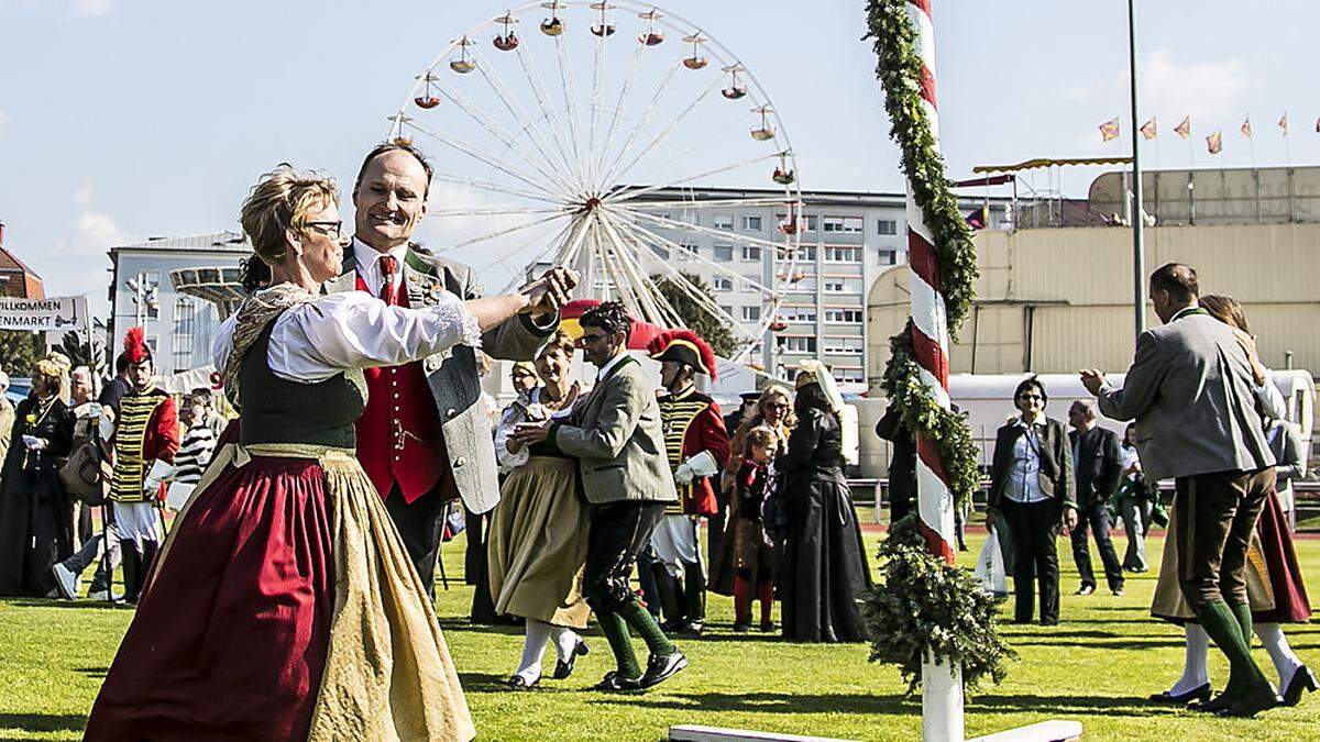 Dürfen nicht fehlen: Die Volkstumsgemeinschaft