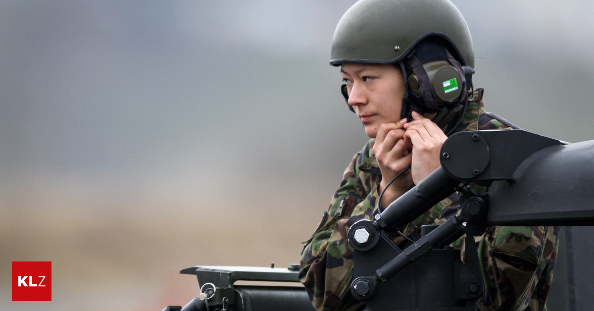 Will Swiss women soon have to join the army?