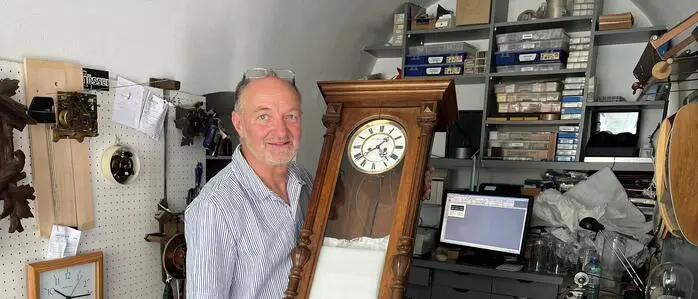 Manfred Frosch aus Leoben (65) schließt sein Geschäft am Hauptplatz Ende August