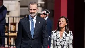 König Felipe VI. und Königin Letizia von Spanien | Der spanische König Felipe VI. und die spanische Königin Letizia bei der Jubiläumsfeier der spanischen Polizei beim Königspalast in Madrid