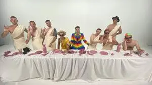 Ian Jules (mitte), Matthias Ortner (links) und ihre Jünger