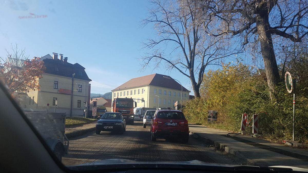 Viel Geduld brauchen Autofahrer derzeit in Judenburg, eine Baustelle sorgte für Behinderungen