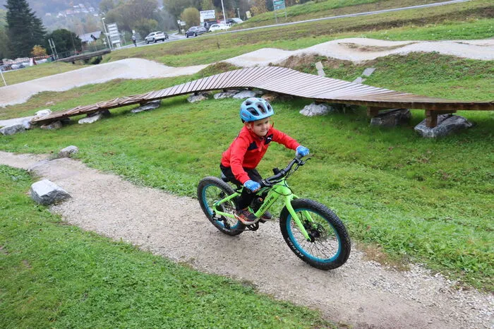 Im Trailpark ist für jeden etwas dabei – der obere Teil der Strecke ist relativ einfach, für den unteren Teil der Strecke sollte man etwas mehr Erfahrung mitbringen.