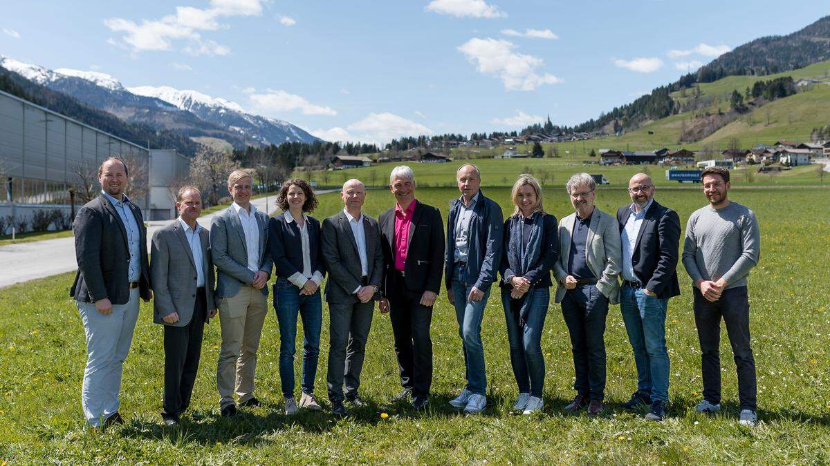 Gemeinsam machen Bürgermeister und Firmenchefs die Kinderbetreuung im Oberland möglich 