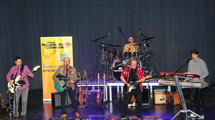 Mit heißer Musik der 60er und 70er lockte am 28. Dezember die „Roaring Sixties Company“ zahlreiche Fans ins Veranstaltungszentrum Judenburg.