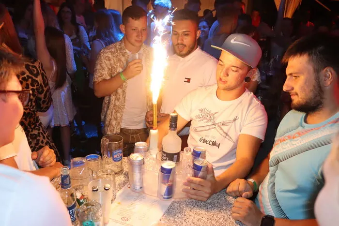 Im Discozelt mit DJ Günther wurde getanzt, gesungen und gefeiert.