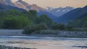 Die Isel | Die Isel gilt als einziger von der Quelle bis zur Mündung freifließender Gletscherfluss der Ostalpen
