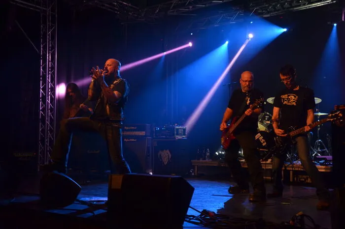 Die Metalband „Evocation“, die Hardcore-Punkband „Flowers in Concrete“...