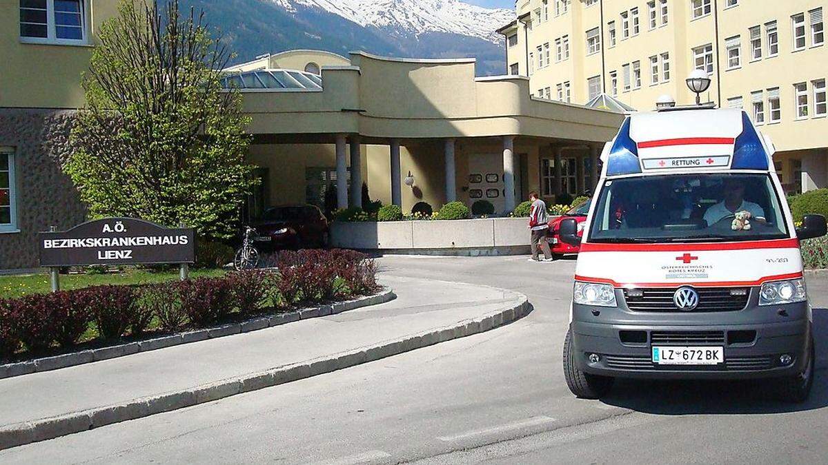 Der Schwerverletzte wurde ins Krankenhaus Lienz eingeliefert