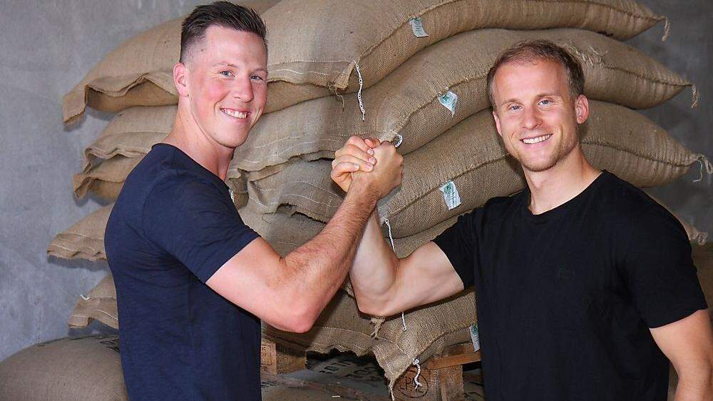 Der ehemalige Mountainbiker Alex Gehbauer (links) und Ex-Boardercrosser Hanno Douschan sind die Inhaber von King’s Coffee