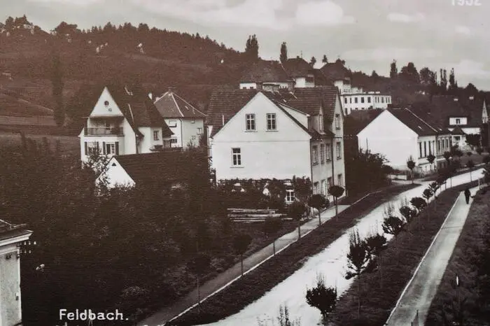 Der Ausbau des 2. Ringes – der Schillerstraße – begann 1900. Das Städtische Warmbad (1909), die Leonhard Apotehke (1989)...