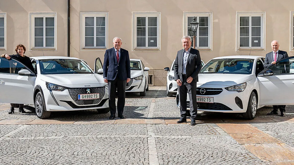 Lackner, Schützenhöfer, Lang und Seitinger: E-Autos fürs Landesdienst.  