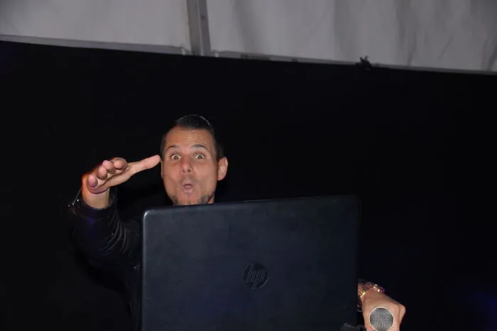 Moderator und DJ des Abends war der Weststeirer Daniel Düsenflitz.