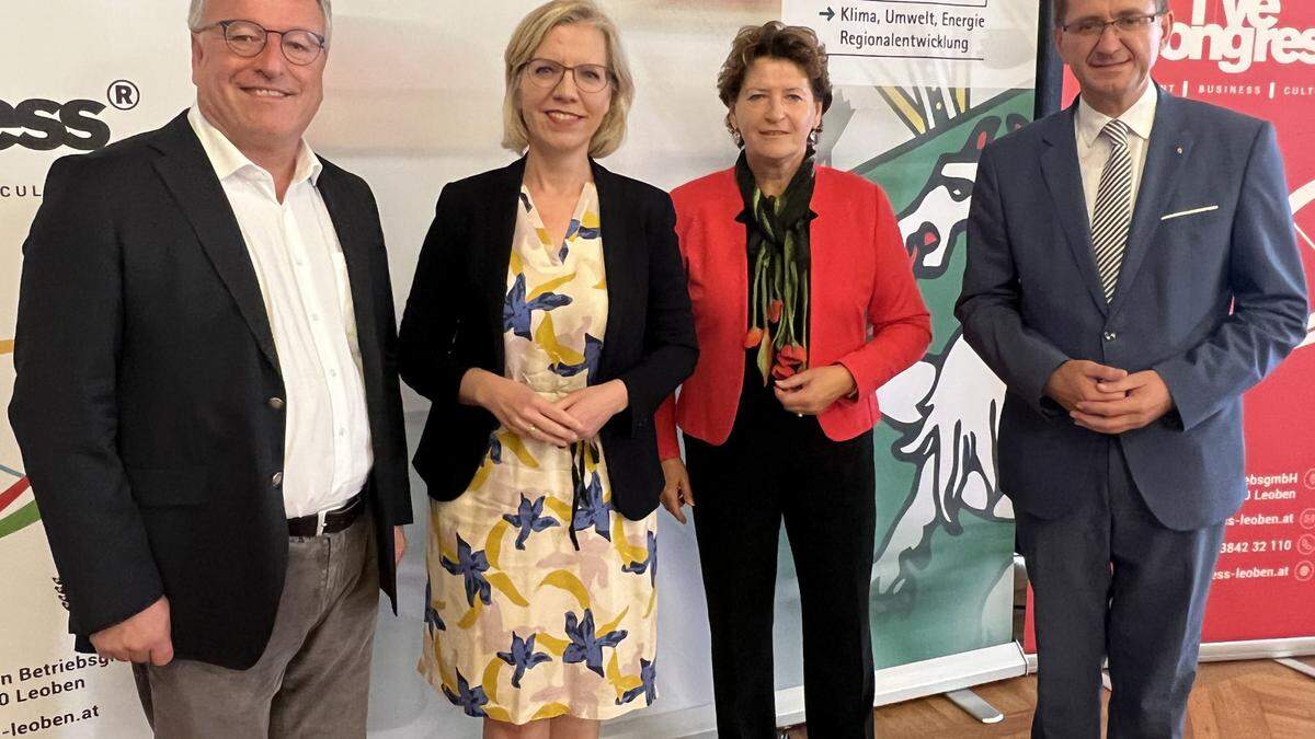 LH-Stv. Heinrich Schellhorn (Salzburg), Ministerin Leonore Gewessler, Landesrätin Ursula Lackner (Steiermark) und Landesrat Markus Achleitner (Oberösterreich)