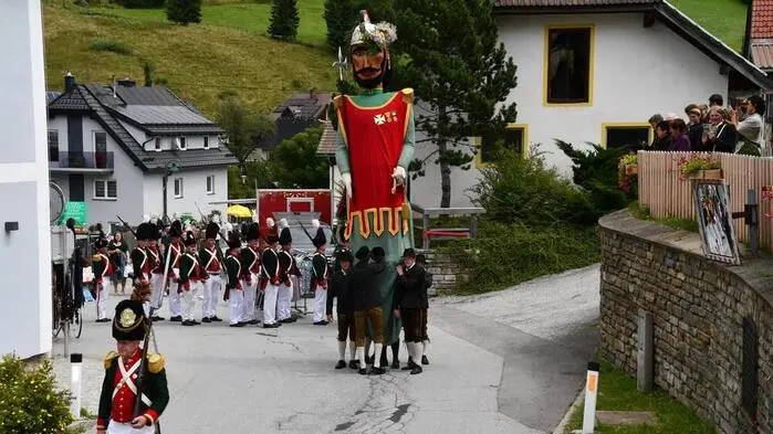 Am Sonntag stand in Krakaudorf eine besondere Gestalt im Blickfeld vieler Besucher des Oswaldifestes, wie dieser Tag in Krakaudorf bezeichnet wird.
