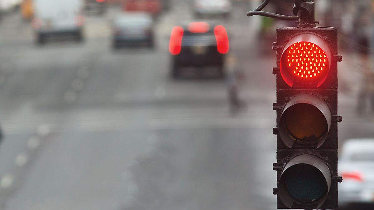 Mehr als ein Drittel der Österreicher (39 Prozent) ist bereits über eine rote Ampel gerauscht