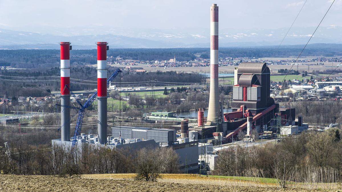 Sowohl das Gaskraftwerk (links) als auch das Kohlekraftwerk in Mellach sollen weiterbetrieben werden