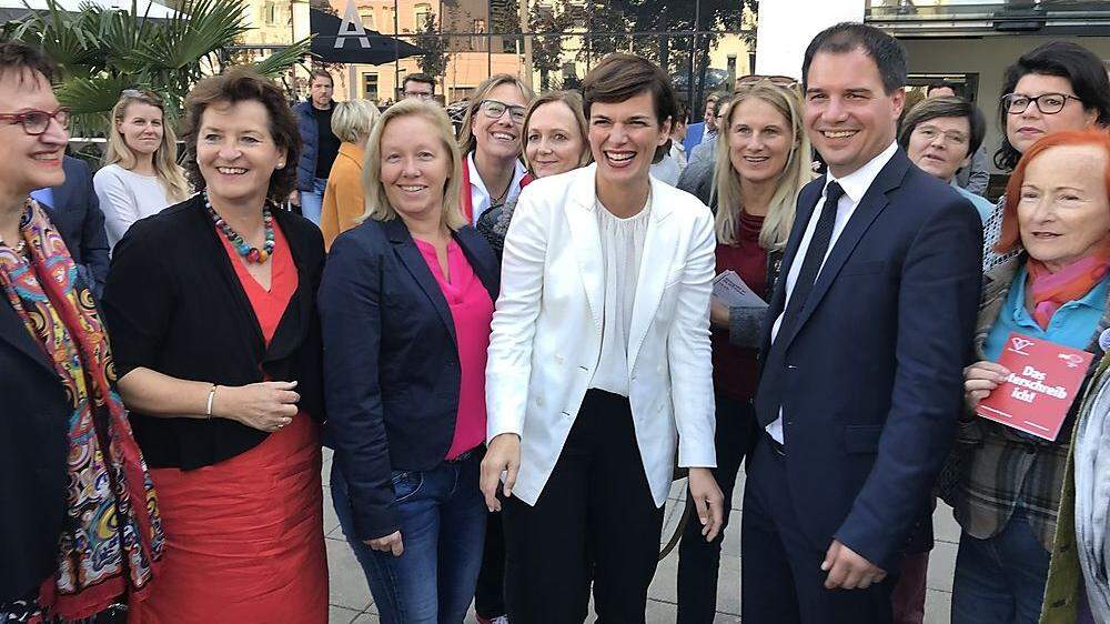 Frauenpower: Die steirische Partei steht geschlossen hinter Rendi-Wagner - die schlechte Behandlung des bisherigen Geschäftsführers Max Lercher wirft man nicht ihr vor sondern Vorgänger Christian Kern
