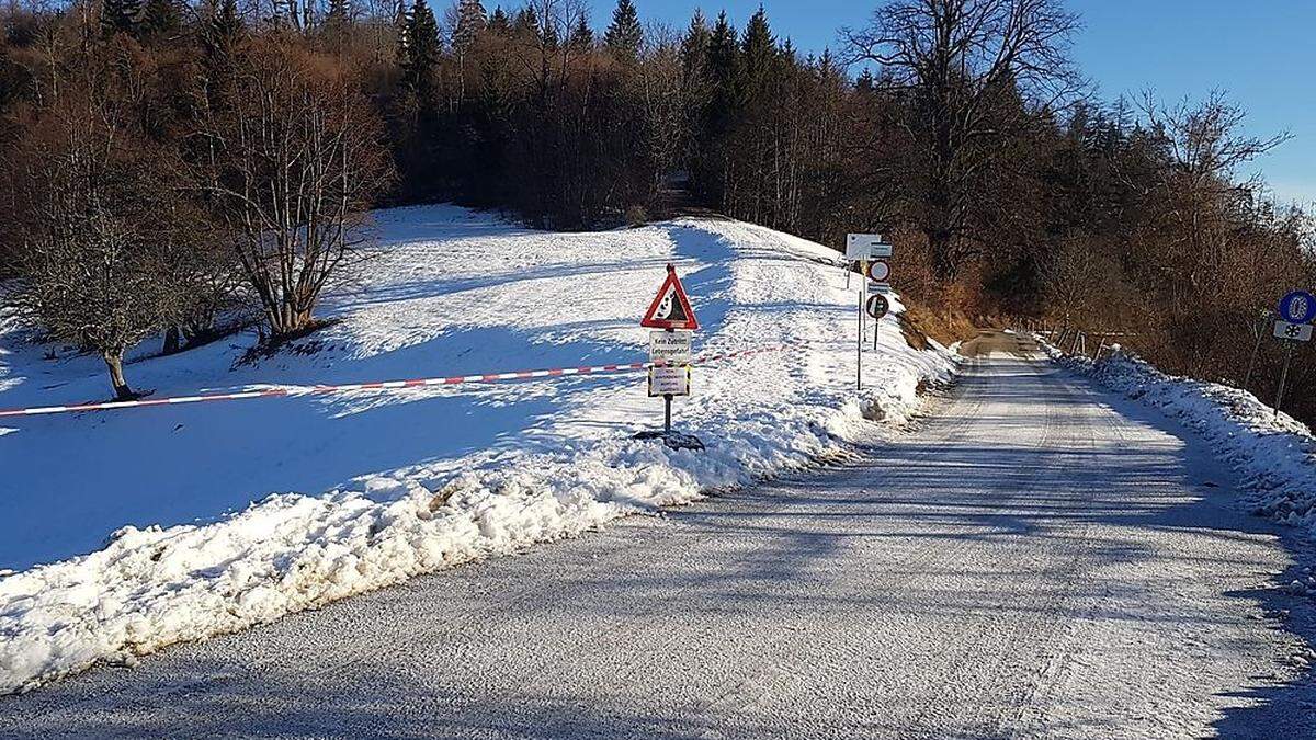 Vom Betreten der Rosaliengrotte auf dem Hemmaberg ist im Winter ist dringend abzuraten