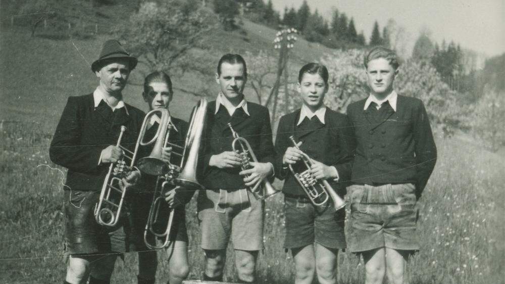 18 Jahre alt war Hans Mitterhumer (ganz rechts) bei der Gründung der Kern-Buam im Jahr 1948