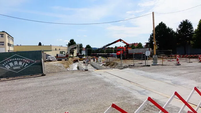 Der neue Blick von der Birkfelderstraße in Richtung Bahnhof.
