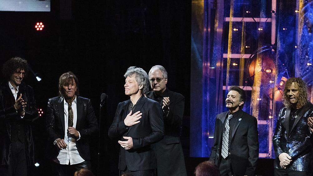 Richie Sambora, Jon Bon Jovi, Howard Stern, Tico Torres, Hugh Mcdonald, David Bryan