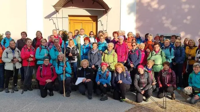 Gruppenfoto der Pilgerinnen in der Oststeiermark von St. Magdalena nach Pöllauberg